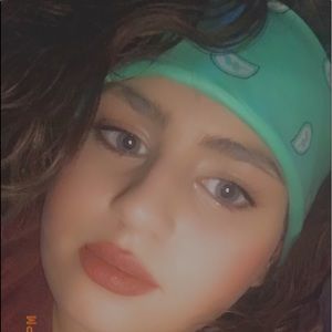 Meet your Posher, Aya